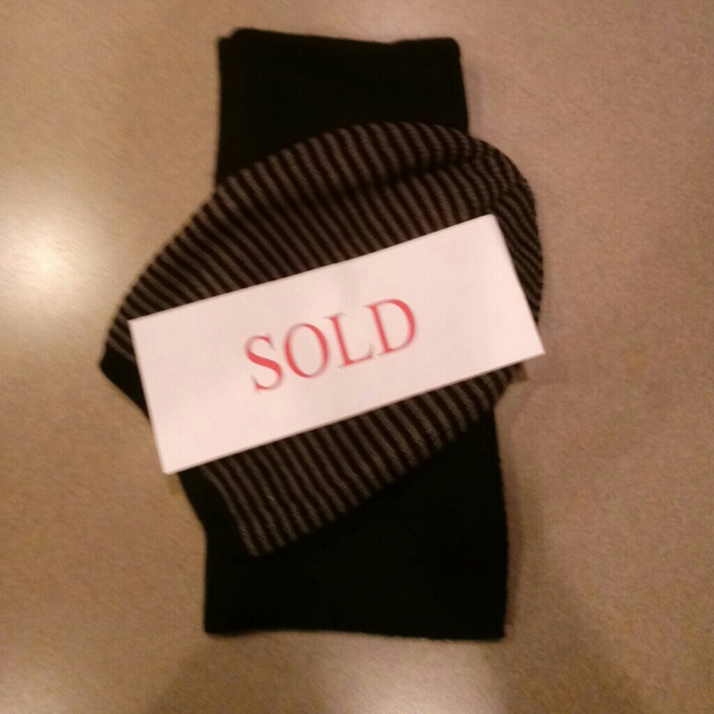 SOLD Cap, scarf and free earrings